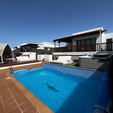 64, Vista Lobos, Private Heated Pool X Jacuzzi, Playa Blanca (Lanzarote)